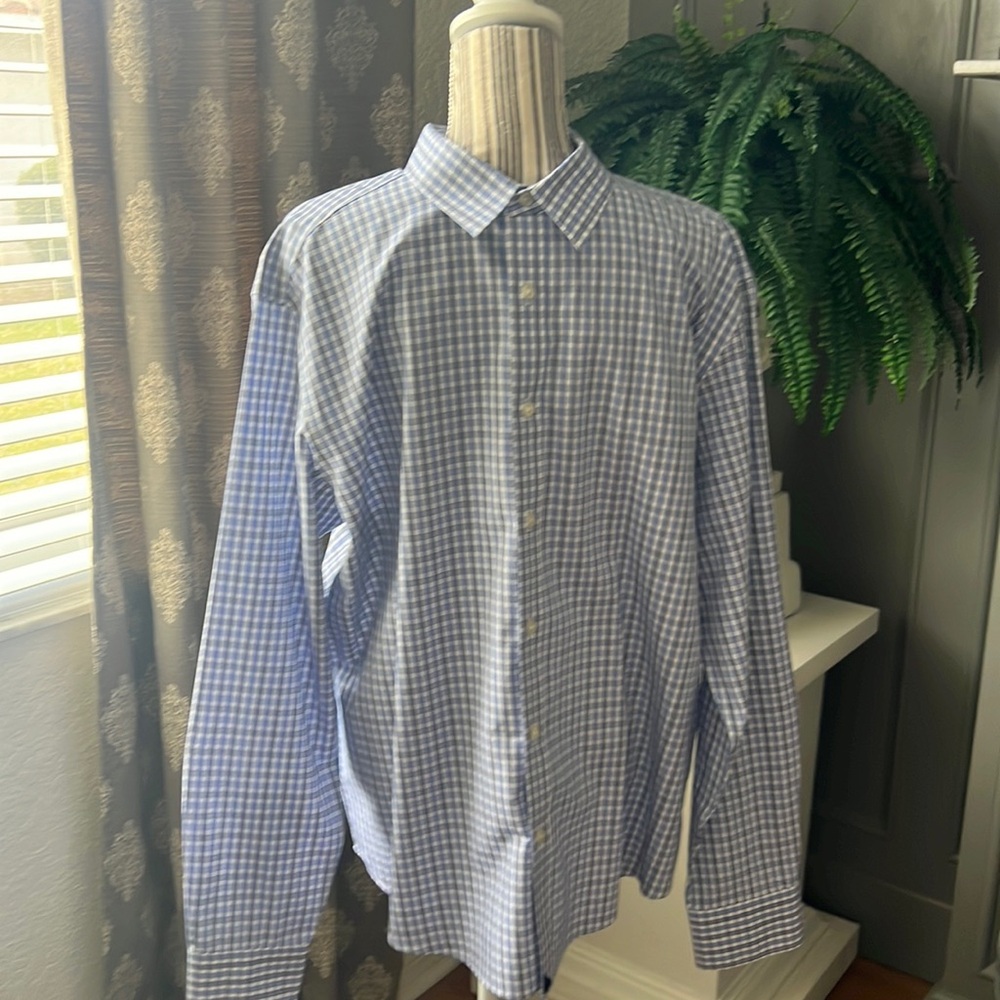 Men’s Untuckit never been worn. Size extra large